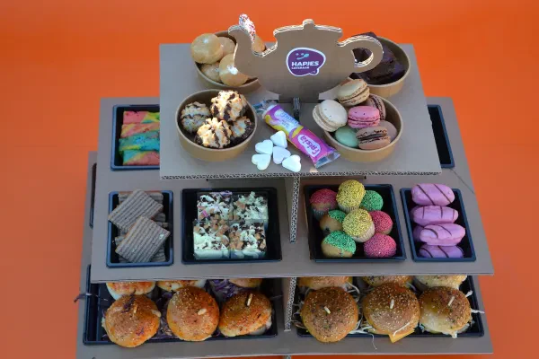 Halal high tea box 6 - 8 personen